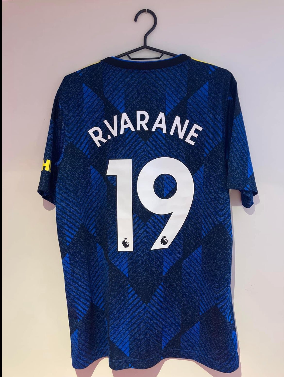 Manchester United - 2021/22 - L
*Varane*