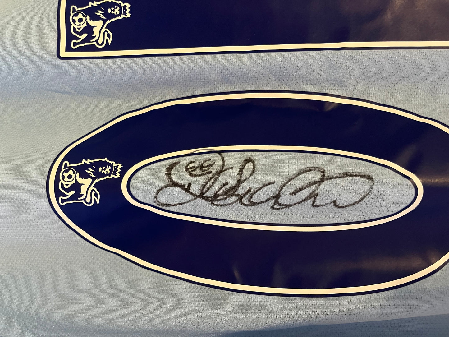Manchester City - 2008/09 - XL
*Árituð af Robinho með vottorði um aðkenningu*