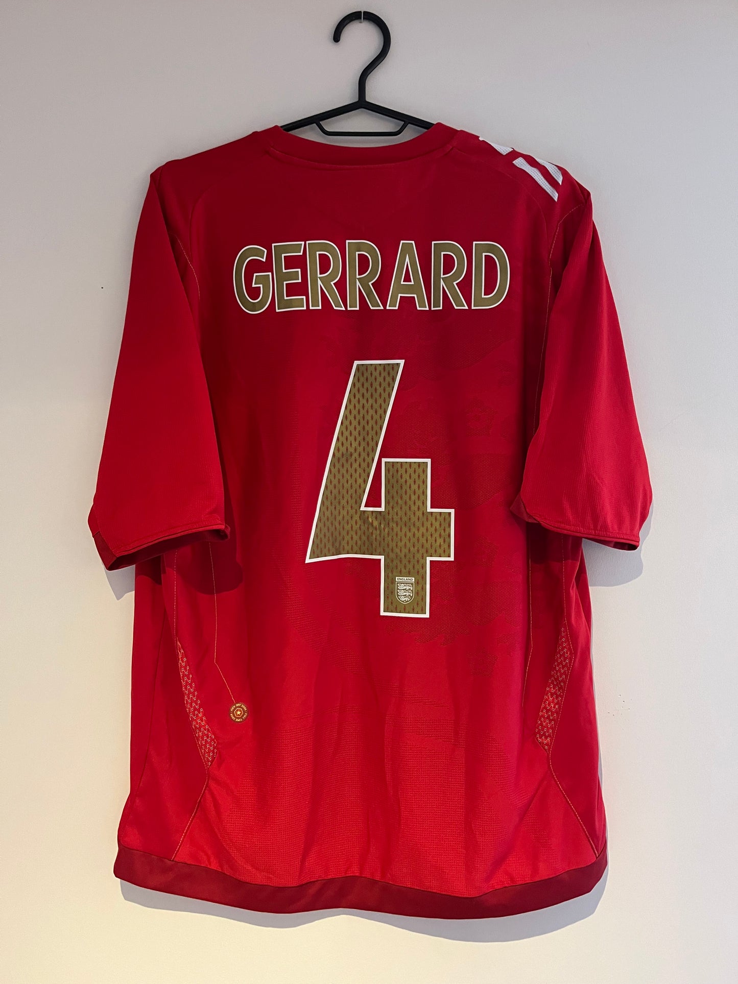 England - 2006 - L
*S.Gerrard*