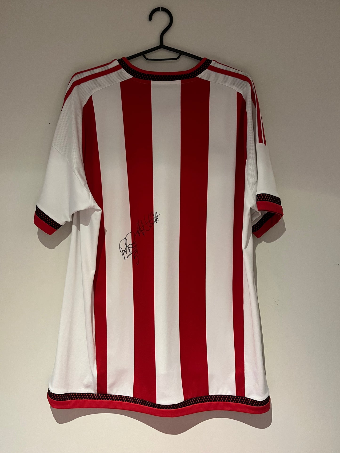 Sunderland - 2015/16 - XL
*Árituð af Wes Brown og Jermain Defoe*